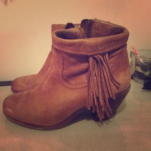 Sam Edelman tan fringe