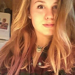 Meet your Posher, Kayla