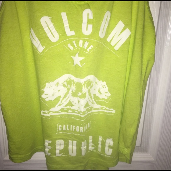 Volcom Tank - Picture 3 of 3