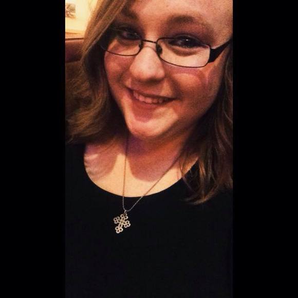 Meet your Posher, Courtney