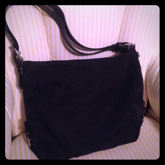 Coach 24cm Signature Zip Duffle Shoulder Bag