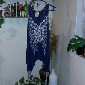 Gorgeous Detail Rinestone Women's Top. Size L.