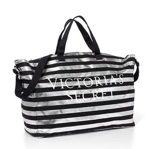 ❌Sold❌ VS Weekender Bag