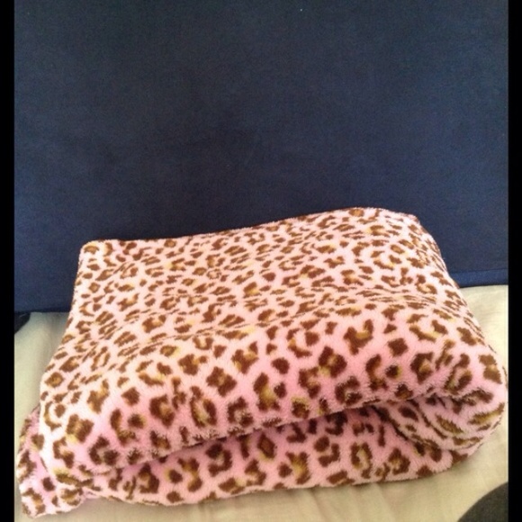 Other - Fuzzy Pink Leopard Print Blanket