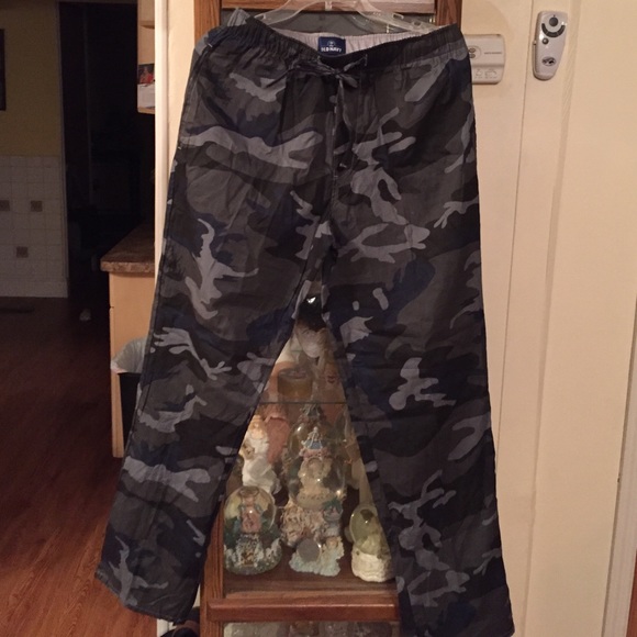 SOLD 🎄🎄🎄 CHAMO PAJAMA PANTS🎄MAKES A GOOD GIFT