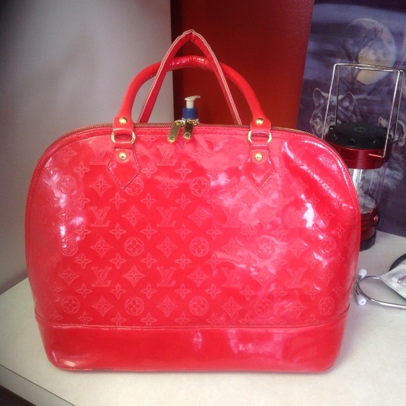 MK  red purse :)