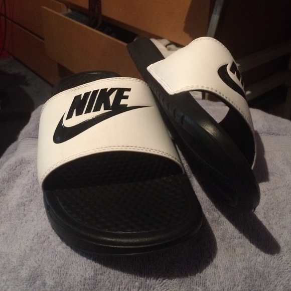 Nike Flops