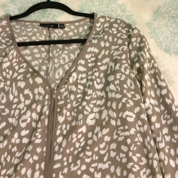 Apt. 9 Tops - ✨Brand New✨ Apt 9 Blouse