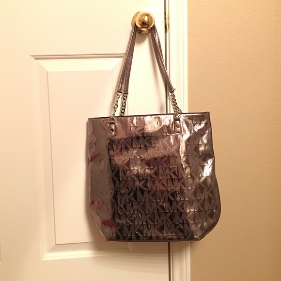 Michel Kors purse