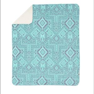 PINK VS Sherpa blanket