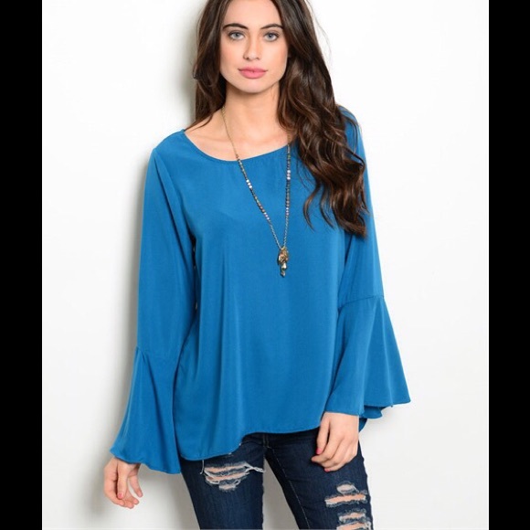 Blue Crochet Top 📍SALE PRICE📍 - Picture 3 of 4