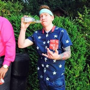 Meet your Posher, Chase