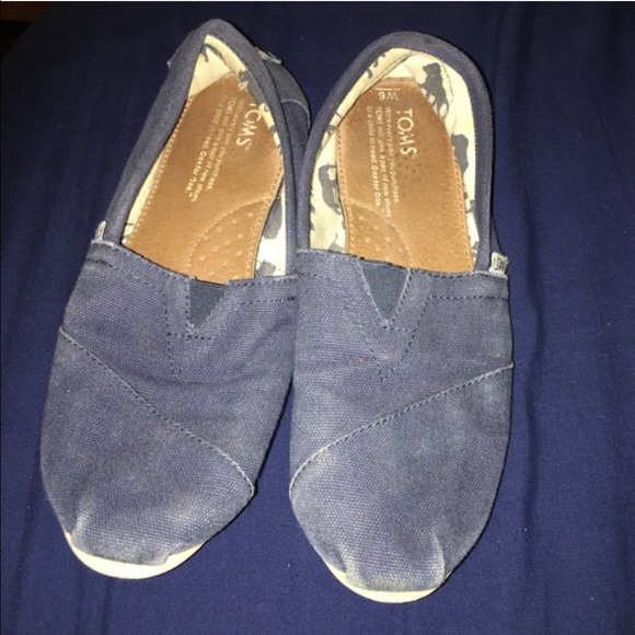 Navy Blue Toms
