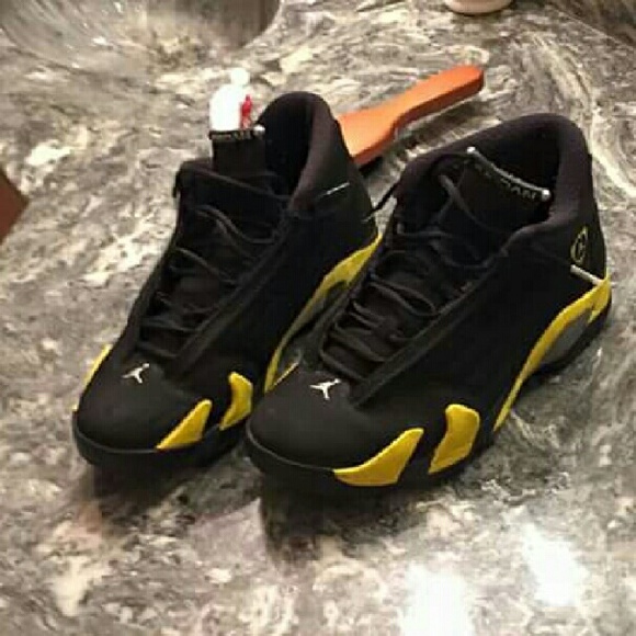 Looking for sizes 6-7 - Picture 3 of 4