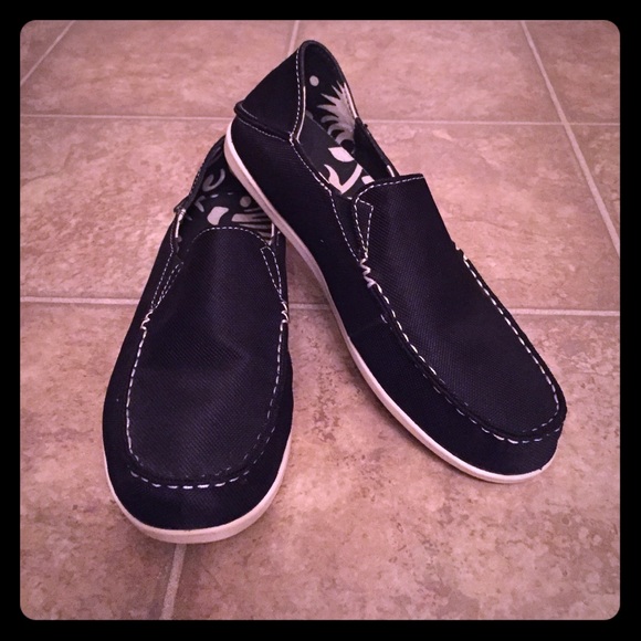 olukai black loafers