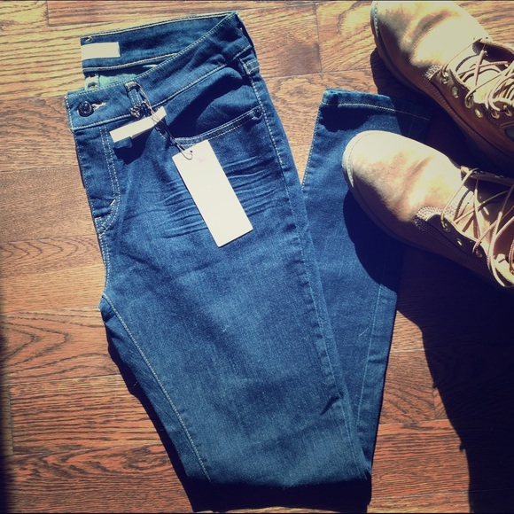 ✨Levi's 535 Ultra Low Rise Legging✨