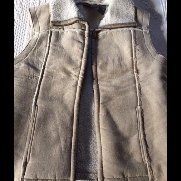 Tan/White Relativity Vest - Small - Picture 1 of 4