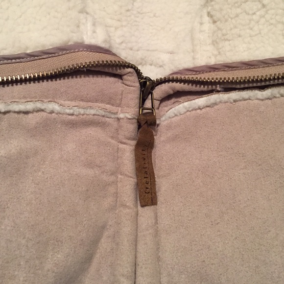 Tan/White Relativity Vest - Small - Picture 3 of 4