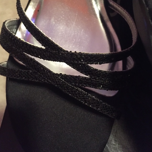 NWB Black sparkle Rampage heel sandal - Picture 2 of 4