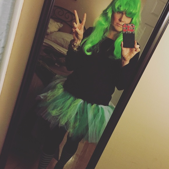 Meet Your Posher - Picture 4 of 7