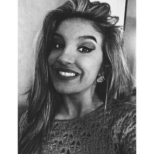 Meet your Posher, Kendra