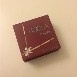 Hoola by benefit