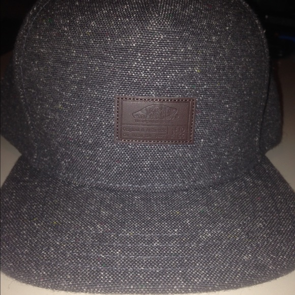 Vans gray fleck snap back hat