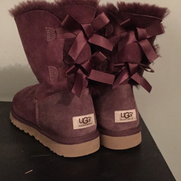 UGGS w/ bows