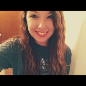 Meet your Posher, Kaylie