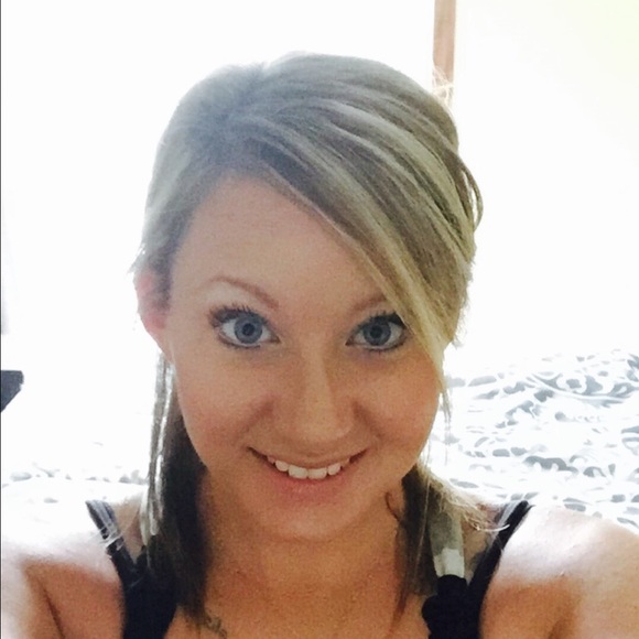 Meet your Posher, Cassie