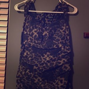 Beautiful form fitting leopard dress!