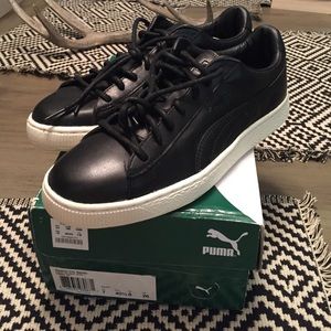 Black leather sneakers