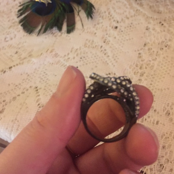 Studded statement ring - Picture 2 of 3