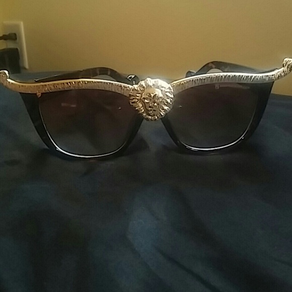 DRAMATIC LION`S HEAD SUNGLASSES - Picture 3 of 3