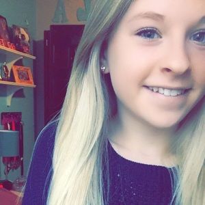 Meet your Posher, Makayla