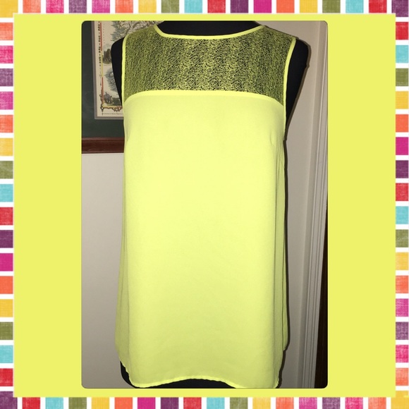 🎀HP 2/17🎀NWOT Slightly Sheer Lime Green Blouse