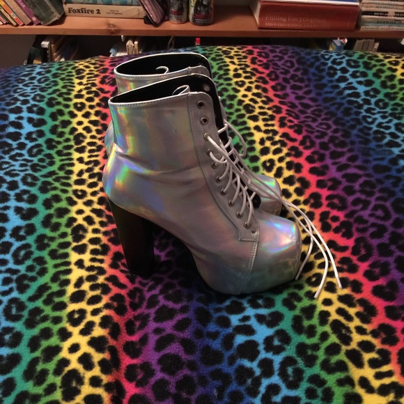 Size 7 holographic platform boots