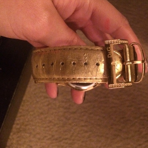 D&G gold metallic watch? main image 4