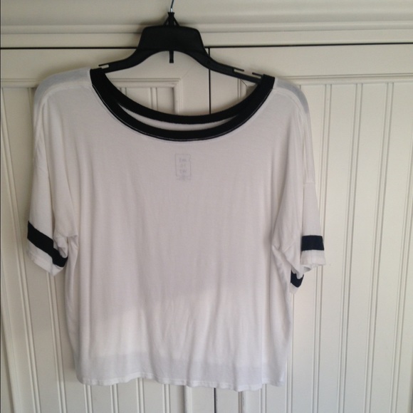 🎄🎀PACSUN CROPPED TSHIRT🎀🎄