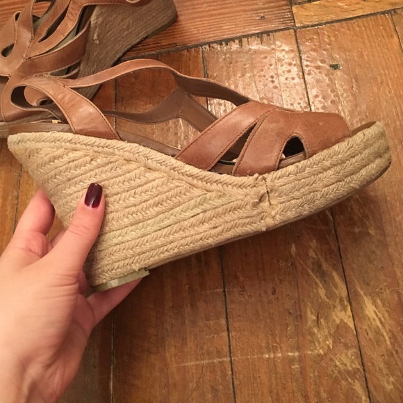 Fergie Cognac Wedges - Picture 2 of 3