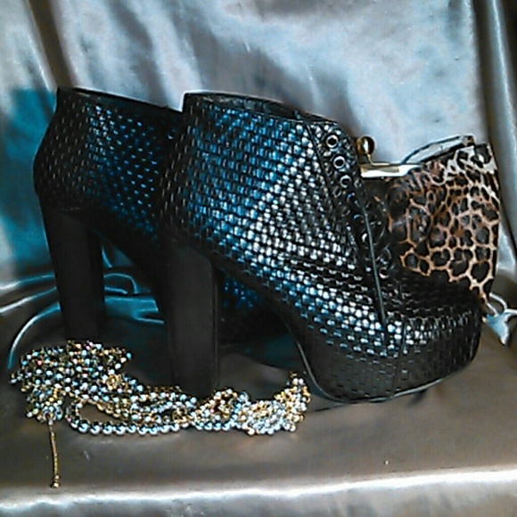 PLATFORM BOOTIES