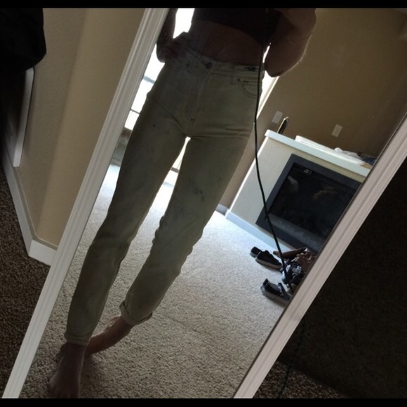 BDG high waisted jeans 😍