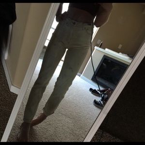 BDG high waisted jeans 😍