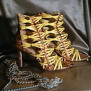 SEXY ANIMAL PRINT PARTY HEELS !!!