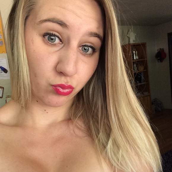 Meet your Posher, Ivie - Picture 1 of 1
