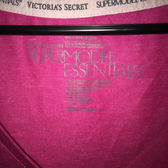 Cute tee - Picture 2 of 3