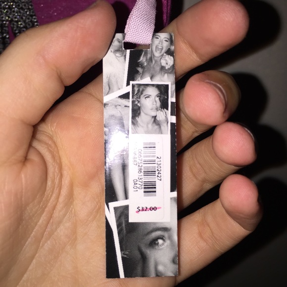 Cute tee - Picture 3 of 3