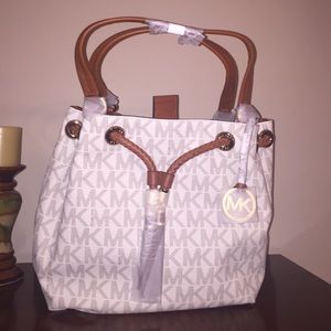 Michael Kors Vanilla Large Gathered store