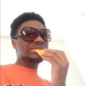 Meet your Posher, Amelia