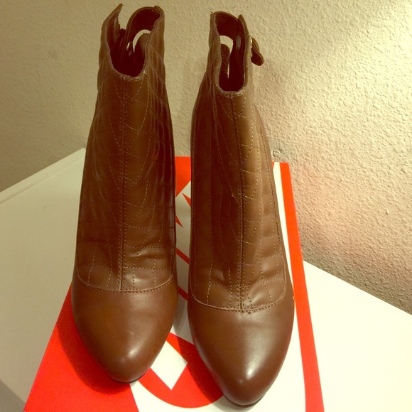 Winter brown boots